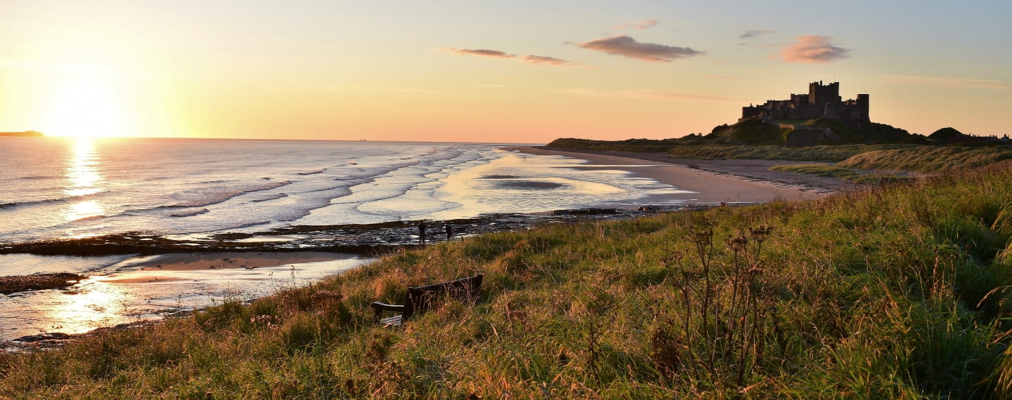 Küste von Bamburgh in England